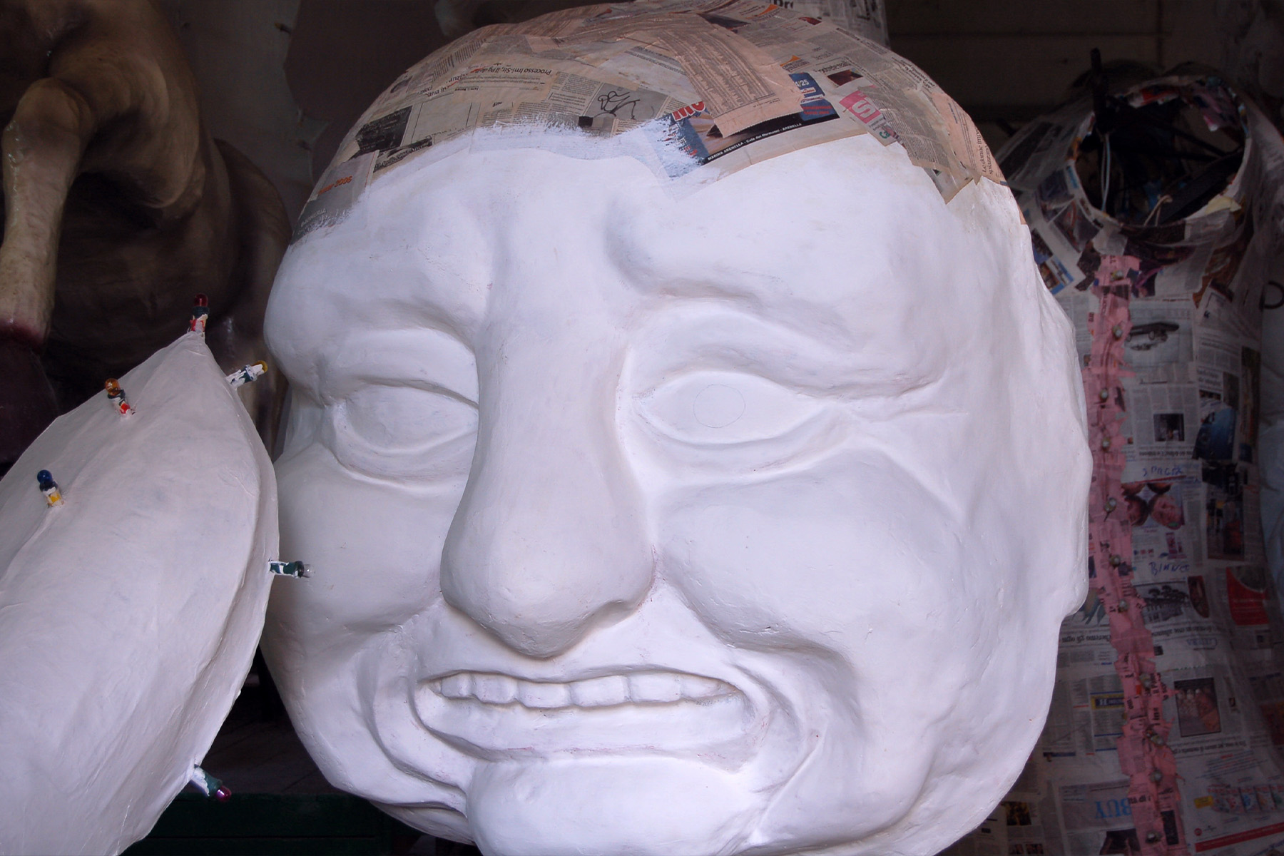 Realizzazione dei carri allegorici di Carnevale a Termini Imerese