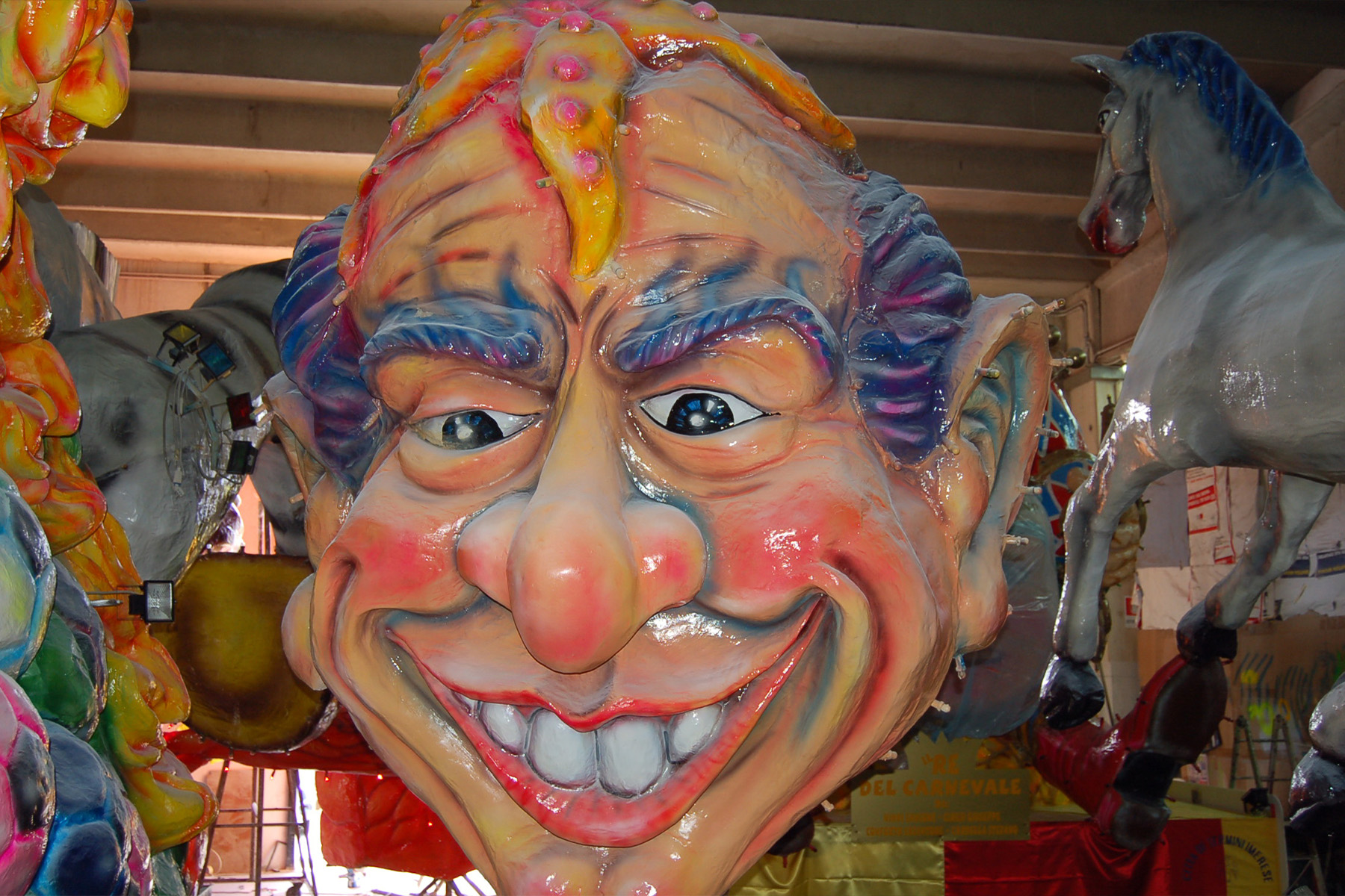 Realizzazione dei carri allegorici di Carnevale a Termini Imerese